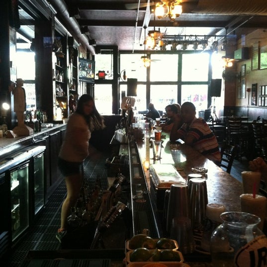 6/23/2012にMatt W.がScruffy Murphy&#39;s Irish Pub &amp; Eateryで撮った写真