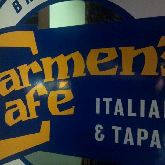 รูปภาพถ่ายที่ Carmen&#39;s Cafe โดย Dancefestopia เมื่อ 9/24/2011