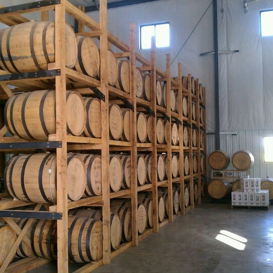 9/8/2012에 Jill B.님이 45th Parallel Distillery에서 찍은 사진