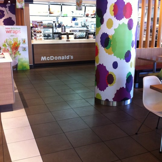 Foto scattata a McDonald&#39;s da Chuck H. il 7/15/2011