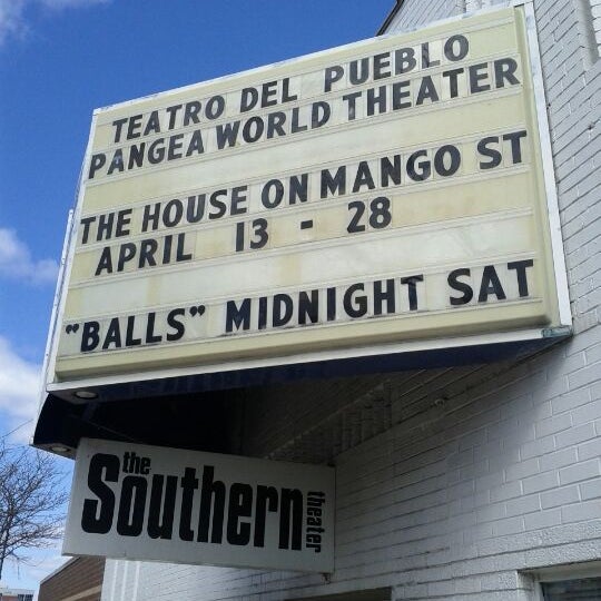 Foto tirada no(a) Southern Theater por Paulino B. em 4/10/2012