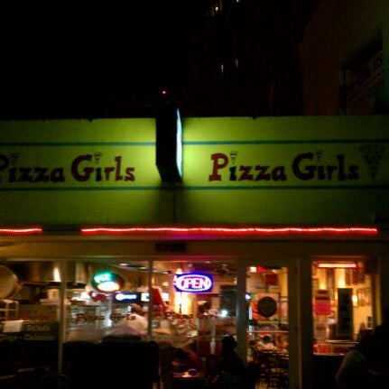 รูปภาพถ่ายที่ Pizza Girls WPB โดย Meagan H. เมื่อ 6/8/2012