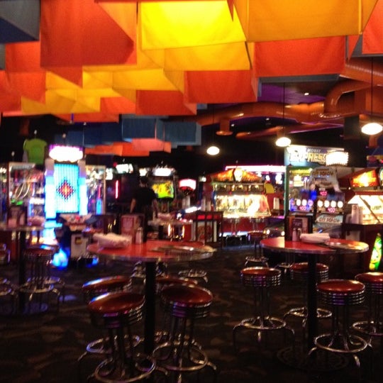 Photo taken at Dave &amp; Buster&#39;s by Roxane L. on 5/6/2012