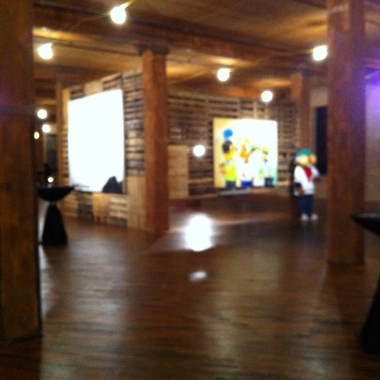 รูปภาพถ่ายที่ Lacuna Artist Lofts and Studios โดย Amanda L. เมื่อ 10/15/2011