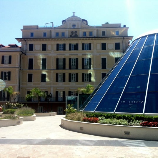 7/22/2012 tarihinde Claudio B.ziyaretçi tarafından Grand Hotel Alassio'de çekilen fotoğraf