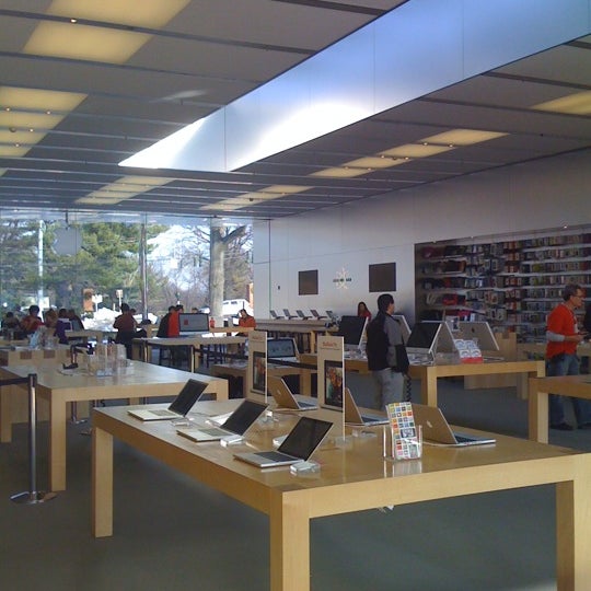 Apple Manhasset 1900 Northern Boulevard