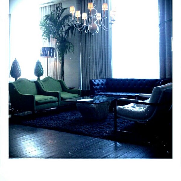 Foto tomada en Cast Lounge at Viceroy Santa Monica  por Trisha C. el 8/3/2012
