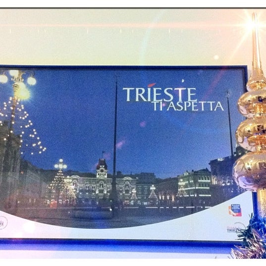 Foto tomada en Hotel - Nuovo Albergo Centro Trieste  por Matteo N. el 12/27/2011