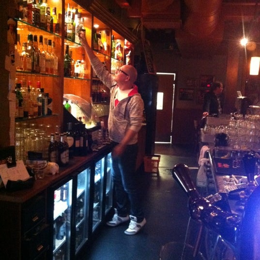Photo taken at Bar Feltbay by Iida on 6/8/2012