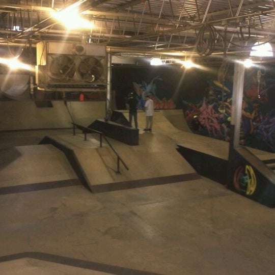 12/17/2011にJoanne E.がGardenSK8 Indoor Skateparkで撮った写真