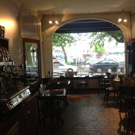 Foto scattata a cafe madeleine da ernst il 6/7/2012