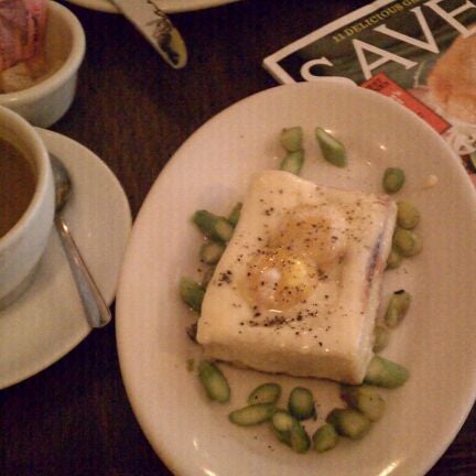 Foto tirada no(a) &#39;ino Café por Tina A. em 7/3/2011