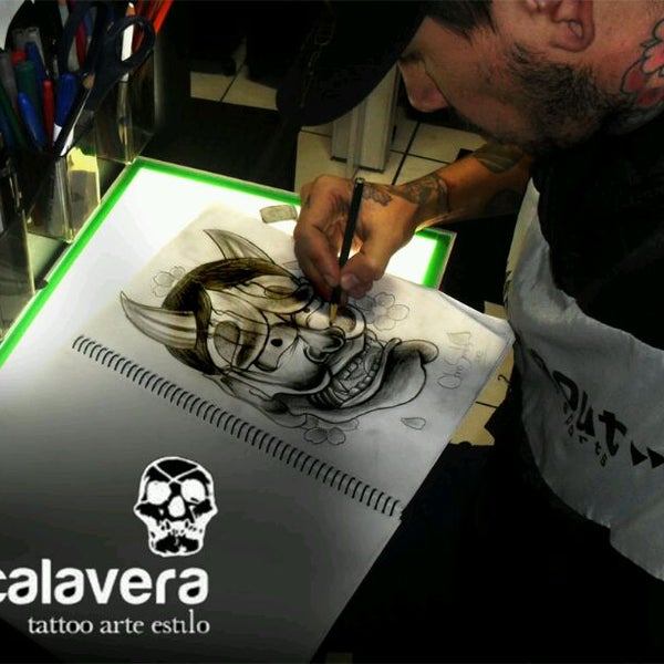 Photo taken at Calavera Tattoo Arte Estilo by Calavera T. on 5/14/2012