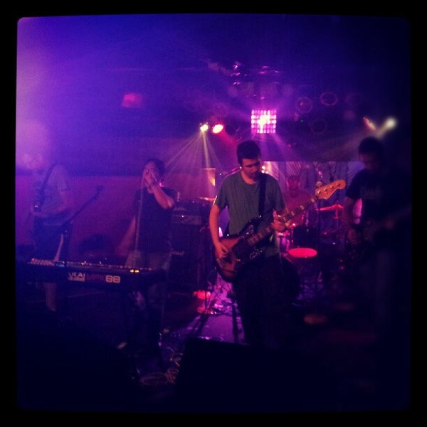 Photo taken at Elbo Room by Justin Y. on 8/6/2012