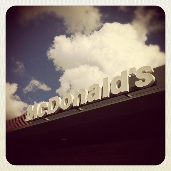 5/15/2012 tarihinde Dave D.ziyaretçi tarafından McDonald&#39;s'de çekilen fotoğraf