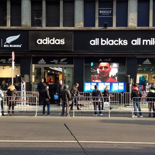 milano adidas store