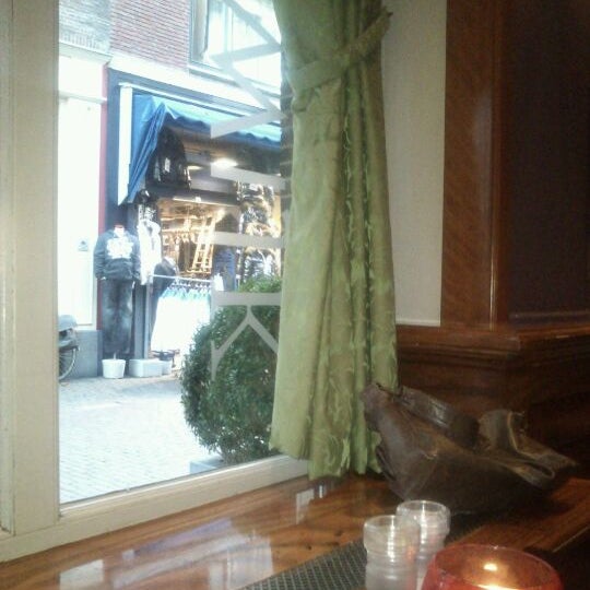 11/9/2011 tarihinde Nanna Z.ziyaretçi tarafından Grand Café Van Bleiswijk'de çekilen fotoğraf