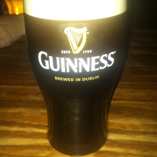 Photo prise au Dublin Bay Irish Pub &amp; Grill par Joe B. le9/15/2011