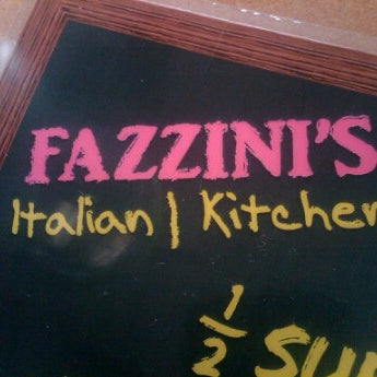 Das Foto wurde bei Fazzini&#39;s Italian Kitchen von Bill S. am 12/30/2011 aufgenommen
