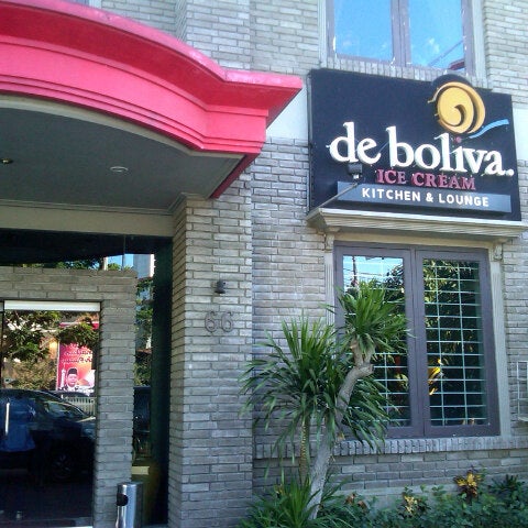 Photo taken at de Boliva Ice Cream by Fransiska S. on 7/21/2012