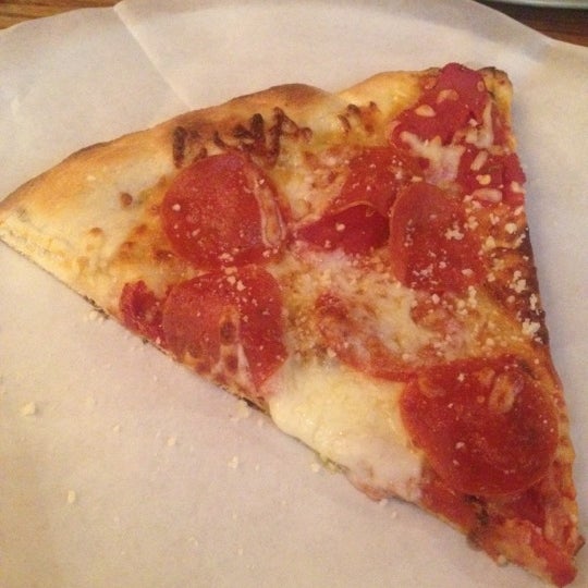 4/17/2012にE. H.がParQ Pizza + Barで撮った写真