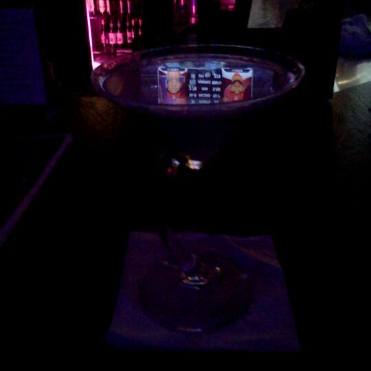 Das Foto wurde bei JoJo&#39;s Martini Lounge von casey g. am 10/3/2011 aufgenommen
