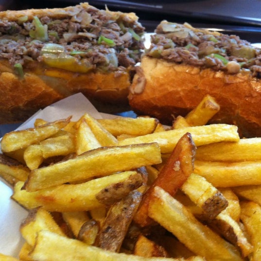Foto diambil di Steak &amp; Fries South Philly oleh Caner D. pada 7/4/2012