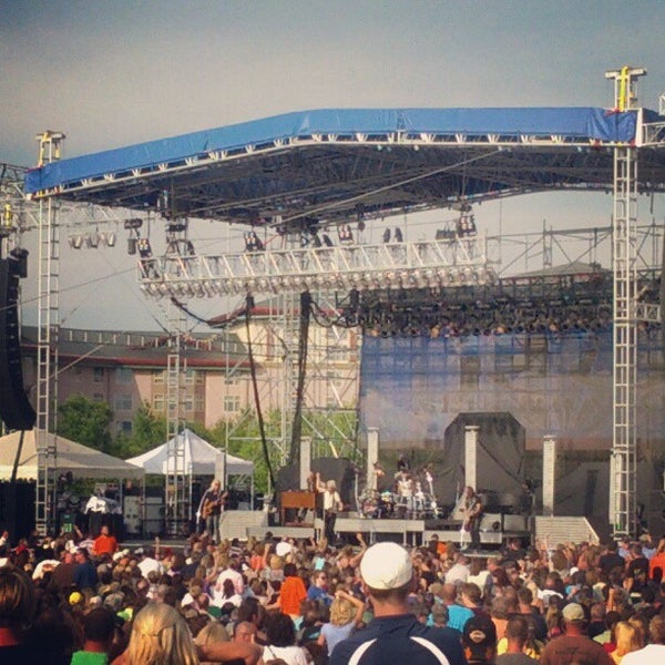 Eagle Gallery Soaring Eagle Outdoor Arena