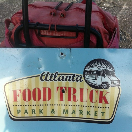 Foto diambil di Atlanta Food Truck Park &amp; Market oleh Sean P. pada 7/14/2012