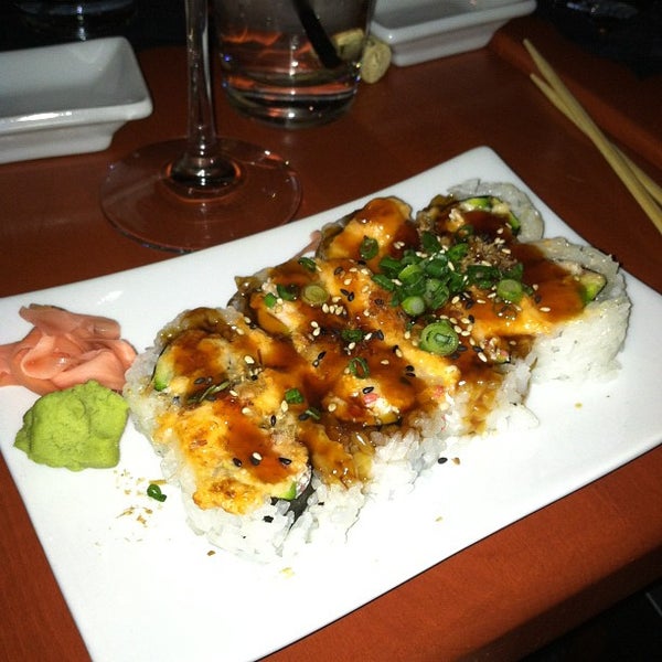 2/8/2012 tarihinde Linda G.ziyaretçi tarafından Nama Sushi Bar'de çekilen fotoğraf