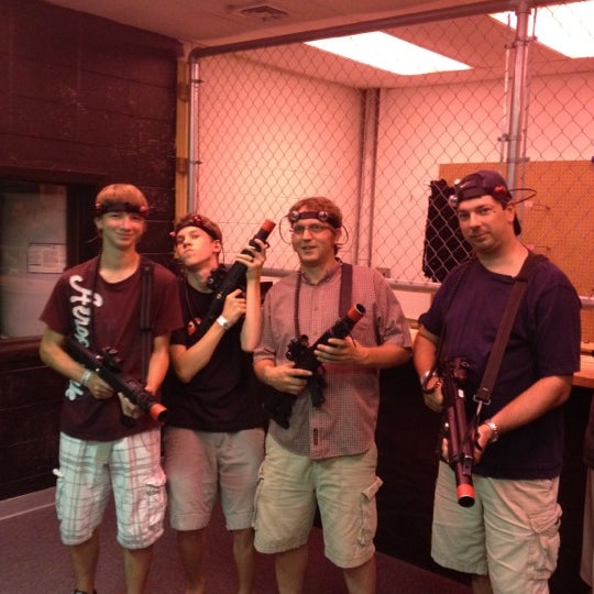 Снимок сделан в CMP Tactical Lazer Tag Milwaukee пользователем Samuel E. 7/7/2012