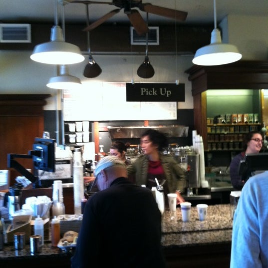 Das Foto wurde bei Peet&#39;s Coffee &amp; Tea von Lara W. am 5/21/2012 aufgenommen