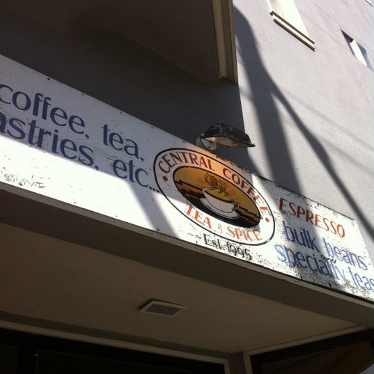 3/18/2012 tarihinde Raul F.ziyaretçi tarafından Central Coffee Tea &amp; Spice'de çekilen fotoğraf