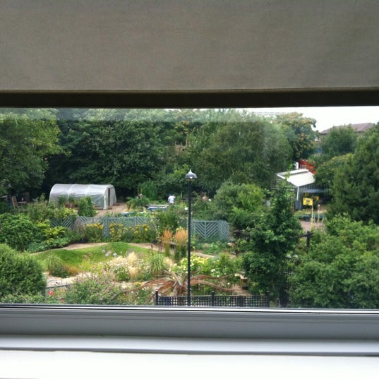 Photos At St Mary S Secret Garden Hackney 2 Tips
