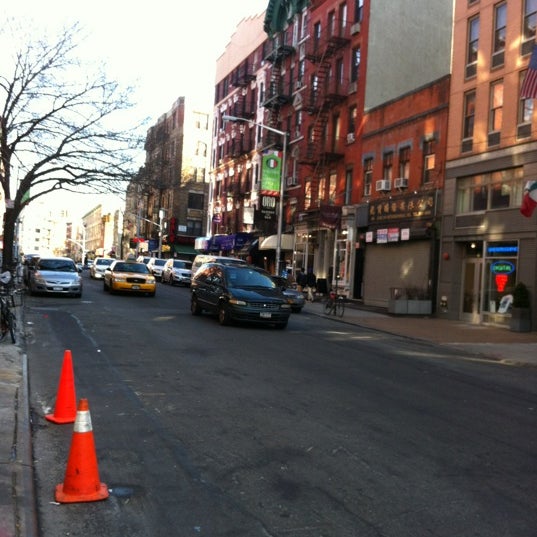 Photo taken at Oro Bakery and Bar by Yujiro N. on 2/28/2012