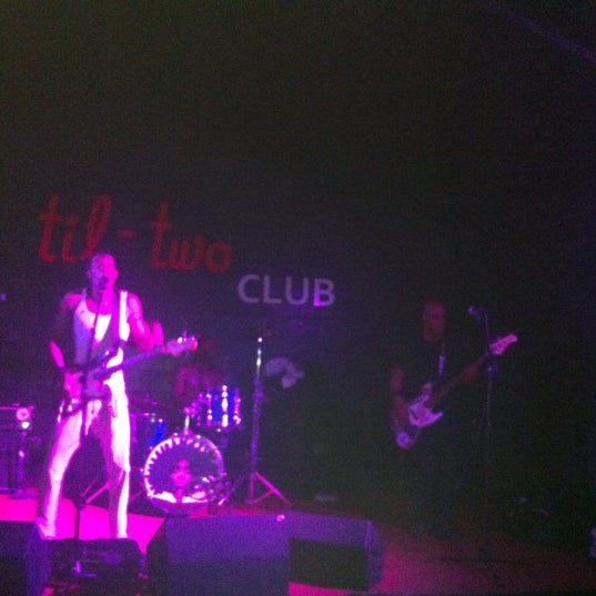รูปภาพถ่ายที่ Til Two Club โดย Dannielle C. เมื่อ 5/21/2012