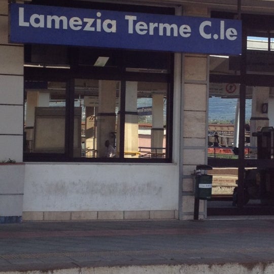 Tormento incompleto monitor Stazione Lamezia Terme Centrale - Lamezia Terme, Calabria