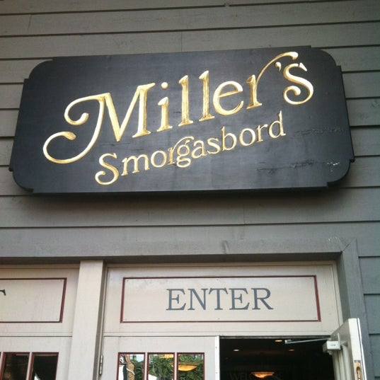 รูปภาพถ่ายที่ Miller&#39;s Smorgasbord โดย Nick A. เมื่อ 6/26/2012