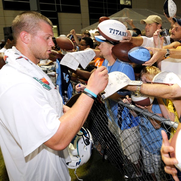 After each training camp practice, 3-5 players sign autographs for the public, and the schedule is announced a week in advance at TitansOnline.com. Every players signs at least once during camp.