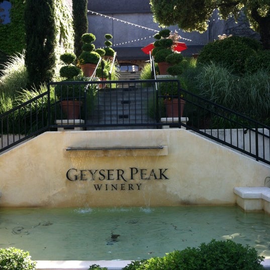 Foto tomada en Geyser Peak Winery  por Jennifer M. el 5/13/2012