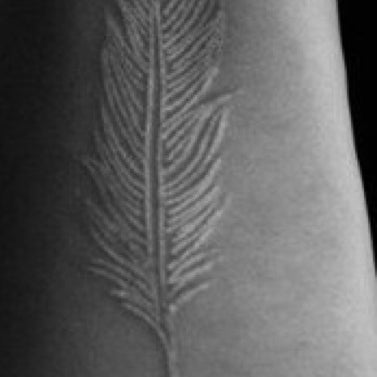 รูปภาพถ่ายที่ Body Electric Tattoo โดย Krista A. เมื่อ 9/12/2012