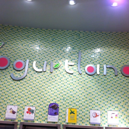 Yogurtland Frozen Yogurt Shop in Anaheim