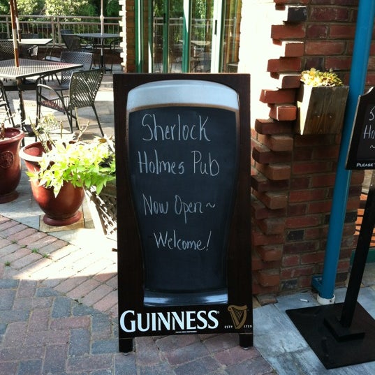6/29/2012 tarihinde Glenn Z.ziyaretçi tarafından Sherlock Holmes Pub'de çekilen fotoğraf