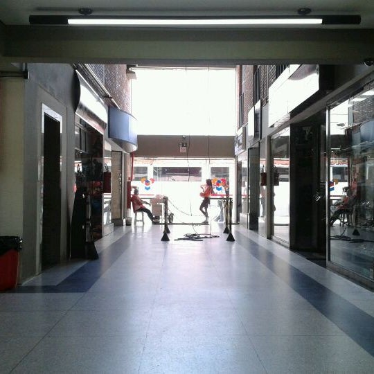 Das Foto wurde bei Suzano Shopping von Knoblok J. am 3/19/2012 aufgenommen