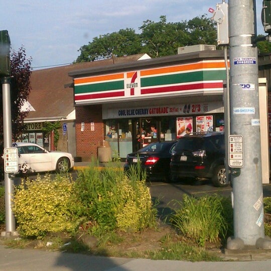 7-Eleven - East Islip에서 편의점일 7-Eleven