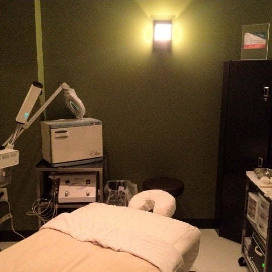Massage LuXe Massage Clinic in Central West End