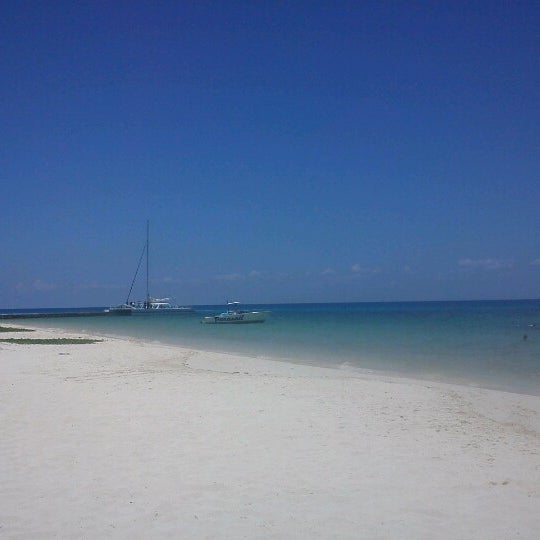 Photo taken at Melia Cozumel All Inclusive Golf &amp; Beach Resort by VaaL&#39; G. on 8/2/2012