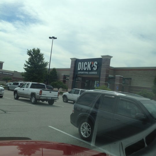 Photos at DICK'S Sporting Goods Sporting Goods Shop in Chesterfield