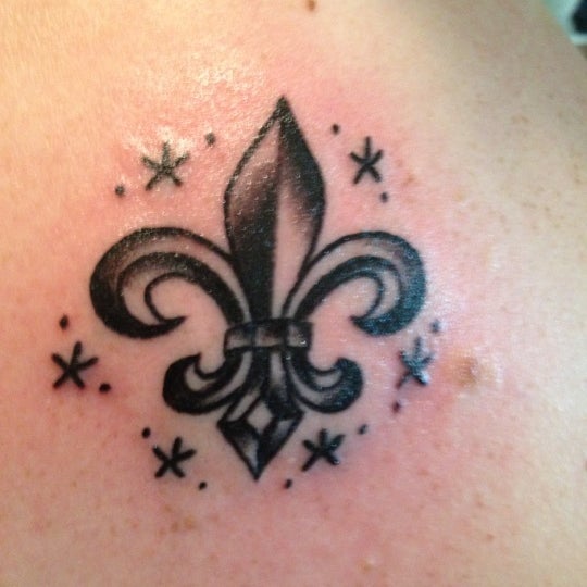 รูปภาพถ่ายที่ Electric Ladyland Tattoos โดย Amy เมื่อ 4/5/2012