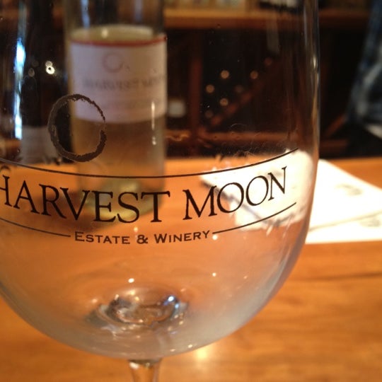 Photo taken at Harvest Moon Winery by Rolandito L. on 6/29/2012